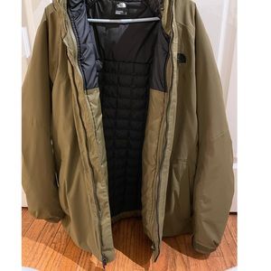 Men’s NorthFace green winter jacket